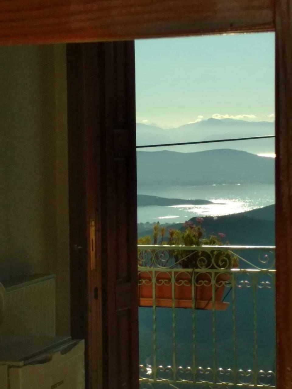 Sun View Guesthouse Delphi Екстер'єр фото